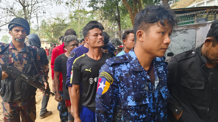 Three more border guard police of Myanmar enter into Bangladesh