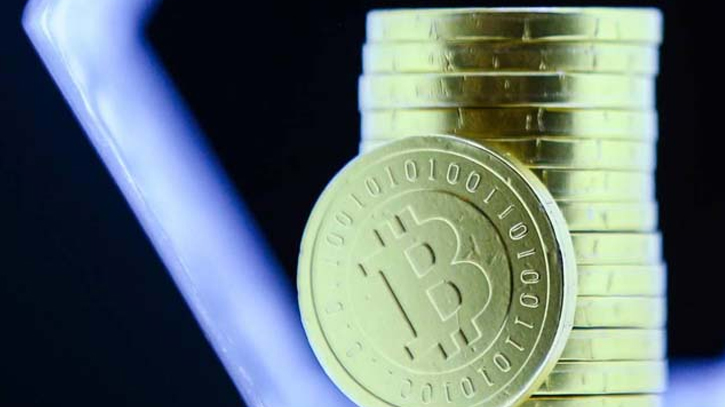 Bitcoin price climbs to $61,128