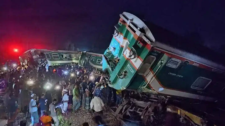 50 injured as engine hits stationary train in Lalmonirhat