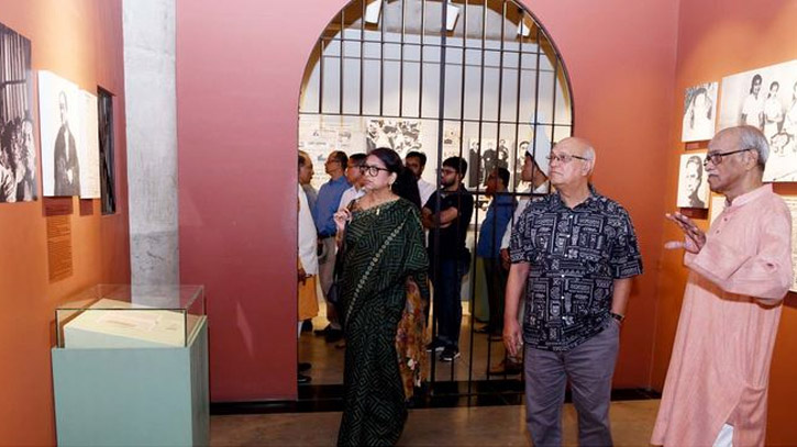 Adviser Faruk-E-Azam visits Liberation War Museum