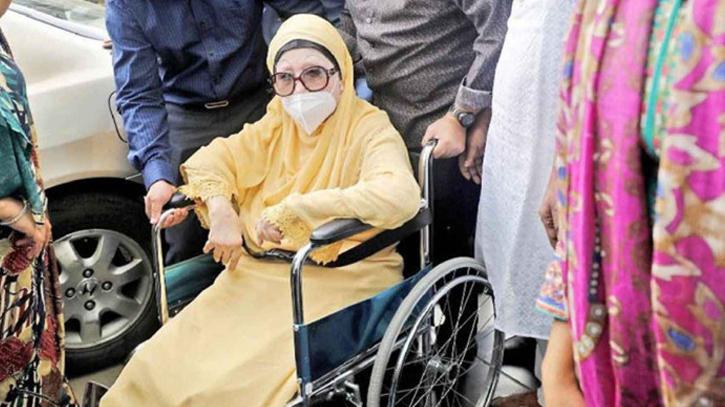 Khaleda to return home this evening from hospital