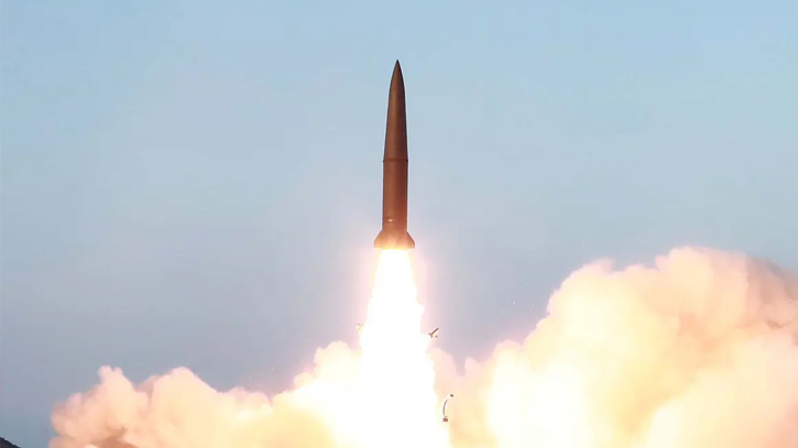 N. Korea fires two short-range ballistic missiles, one fails