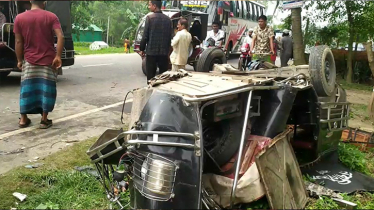 Private car-human haulier collision causes 2 dead in Tangail