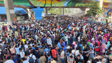 Students block road, rail tracks at Mohakhali