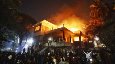 Mujib’s Dhanmondi 32 house burnt, demolished