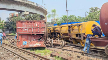 Rail communication with Dhaka partially disrupted as train derails at Kamalapur