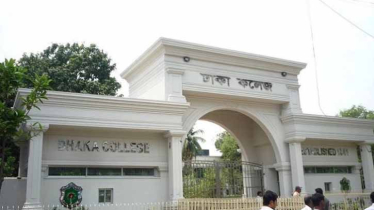 Students from 7 colleges gather at Dhaka College campus