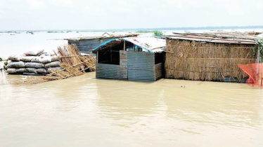 Waterborne diseases spread in flood-hit areas