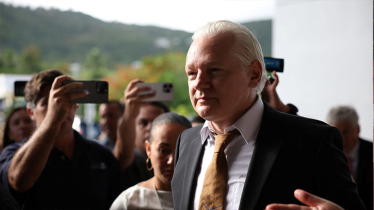 Julian Assange returns in Australia as a free man