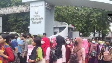 Protesters, locals demo block Rajshahi-Dhaka highway