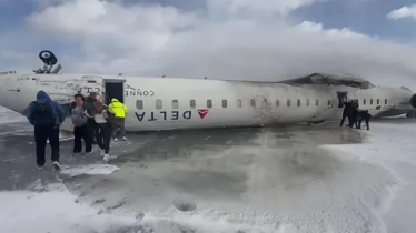 Delta plane flips upside down in Toronto crash, at least 17 injured