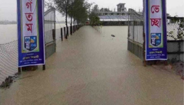 50,000 people abandon for heavy rain at Teknaf