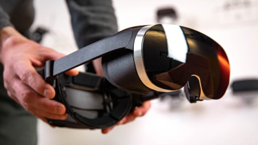 Meta says to produce virtual reality headsets in Vietnam