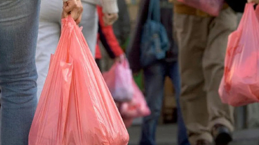 Shoppers back polythene ban, worry about alternatives