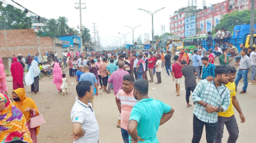 RMG workers block Dhaka-Mymensingh highway