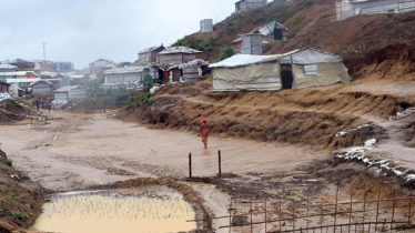 Landslide due to heavy rains: 2 die in Rohingya camp