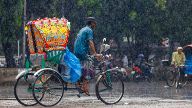 Heavy rains drench Dhaka this morning