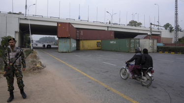 Pakistan seals off capital ahead of Imran Khan supporters’ rally