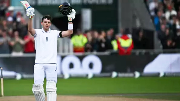 Jamie Smith’s maiden century puts England forward