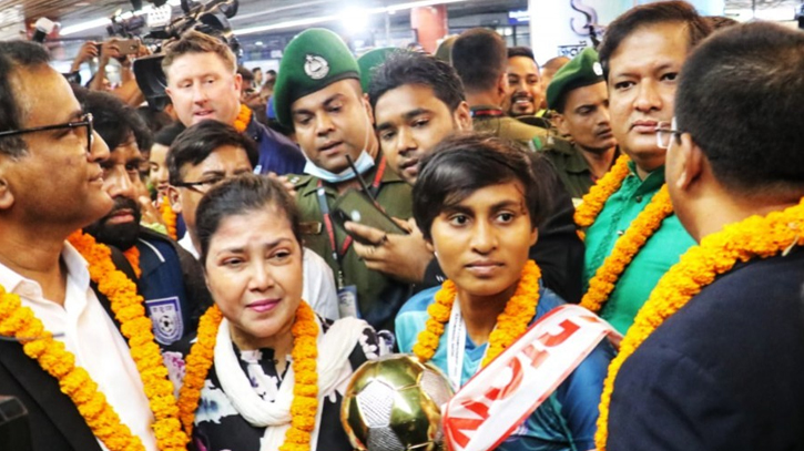 SAFF winners Bangladesh women’s team return home