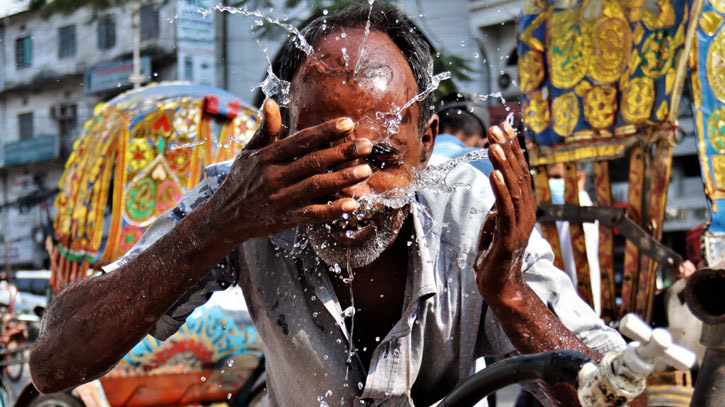 Mild heat wave sweeps Dhaka, 3 other divisions: BMD