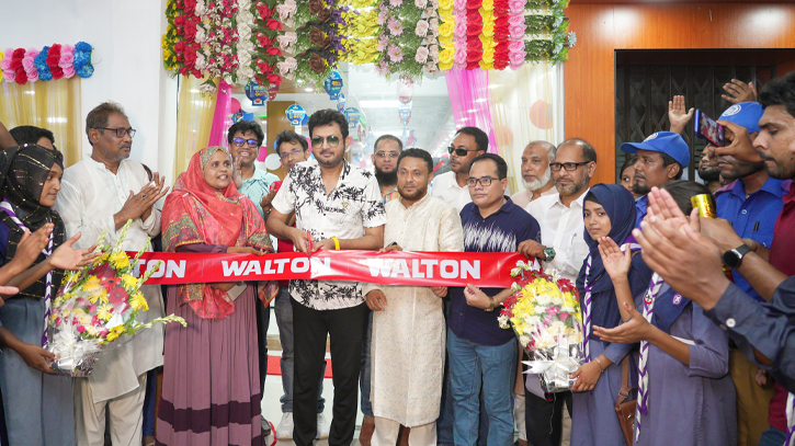 Walton opens exclusive outlet in Chapainawabganj