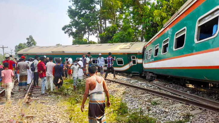 9 bogies of train derail in Cumilla; Dhaka-Ctg rail link suspended