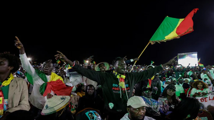 Senegal votes for new president after years of crisis