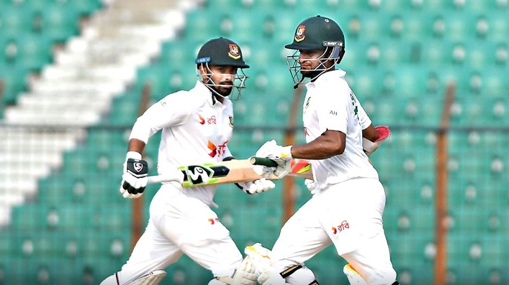 Sri Lanka near victory as Bangladeshi batters falter
