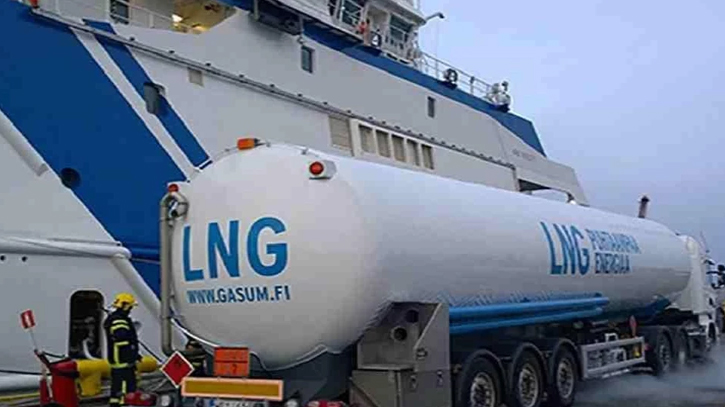 Govt to import 3 cargoes of LNG to raise gas supply
