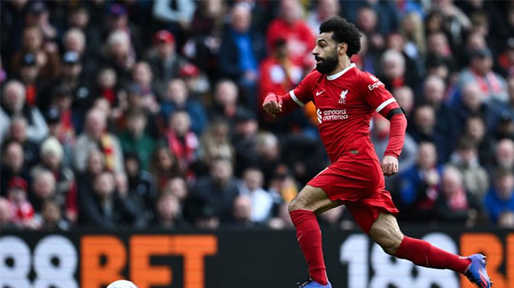 Salah caps fightback as Liverpool go top