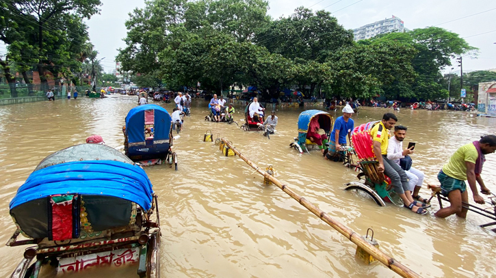 Heavy rainfall causes extensive waterlogging at DU