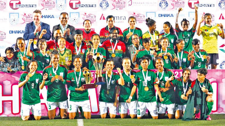 U-19 women’s football team awarded