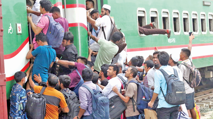 Rush to villages for Eid leaves Dhaka desolate