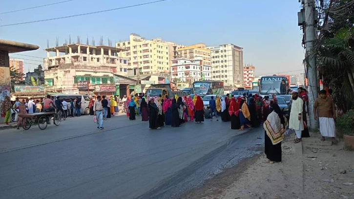 RMG workers’ protest disrupt traffic on Dhaka-Mymensingh highway