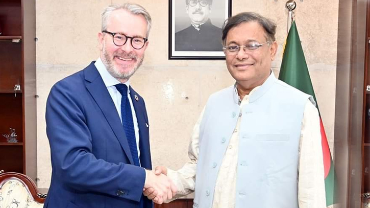 Visiting British peer calls on foreign minister