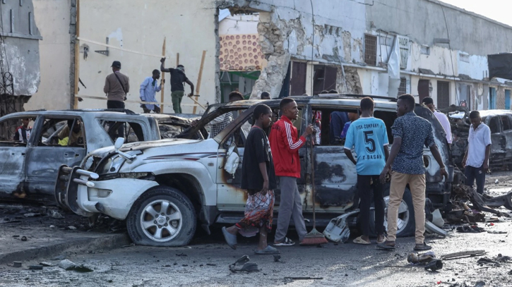 Somalia cafe attack toll climbs to nine: security sources