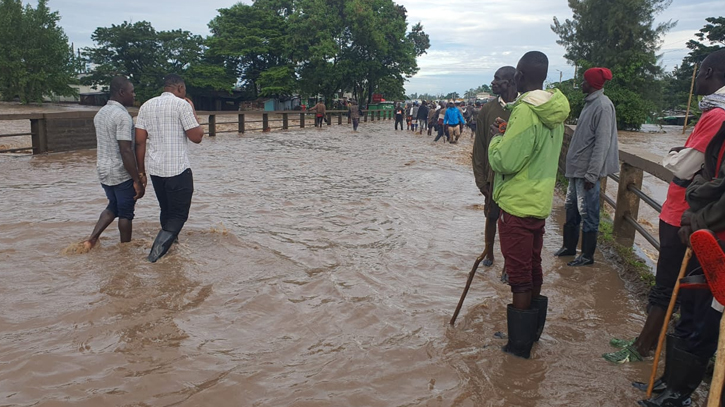 Kenya flood death toll reaches 228