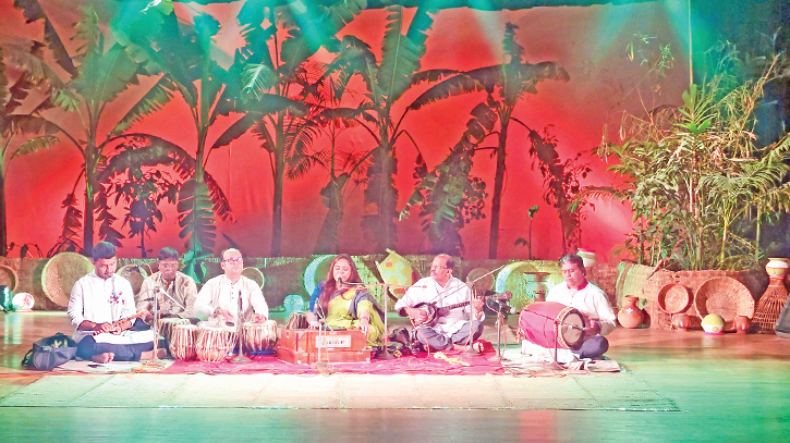 Chhayanaut organises ’Deshghorer Gaan’ 