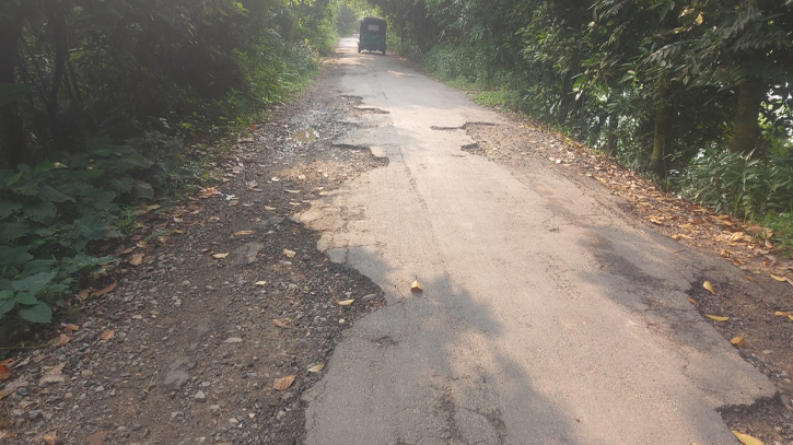 3 lakh people suffering due to unfit road in Moulvibazar