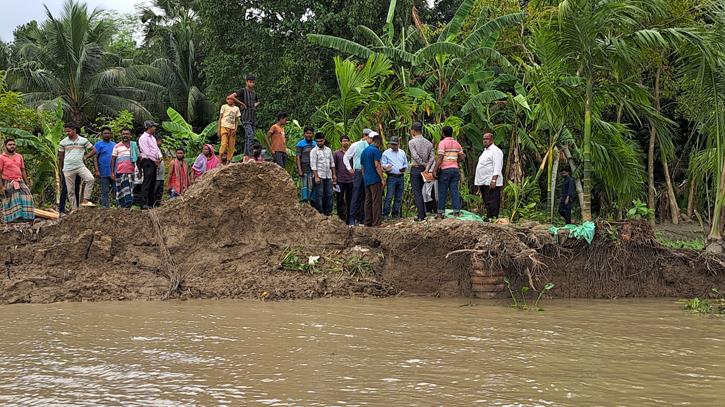 Nabaganga erosion hits Narail villages