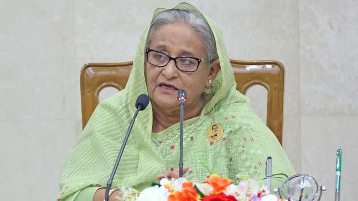 Hasina flees, people take over Ganobhaban