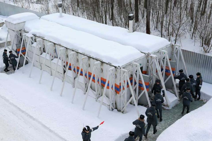 Russia starts making nuclear-resistant mobile bomb shelters