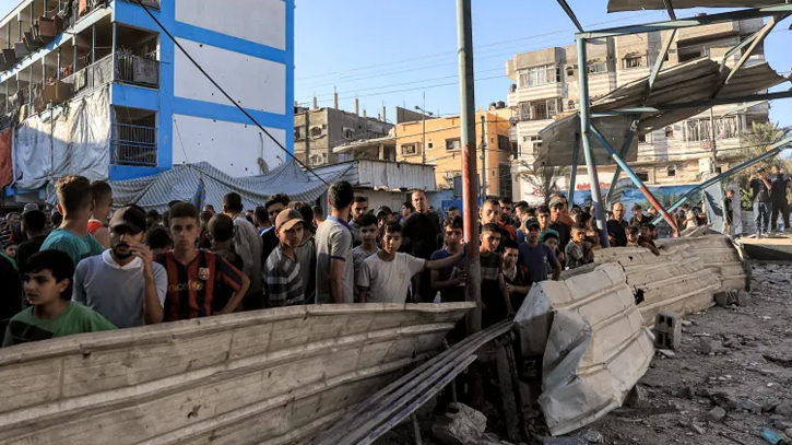 Israeli air strike on Gaza school kills 16 people