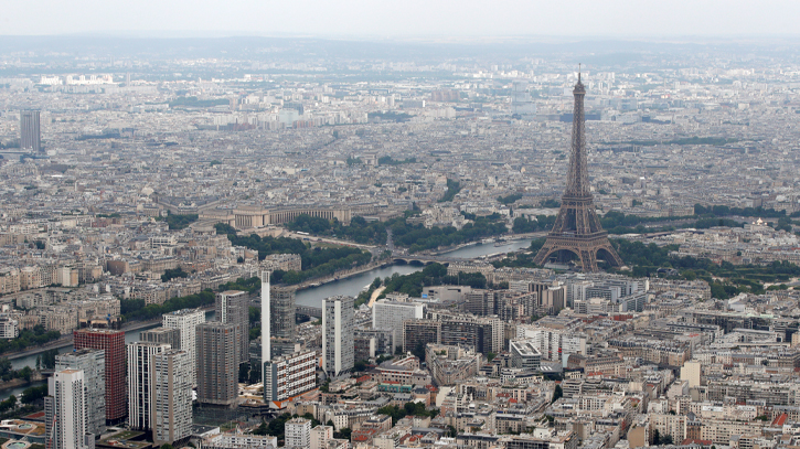 French economy beats growth forecast in first quarter