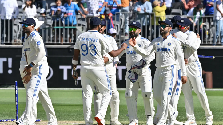 India crush Australia by 295 runs in first Test