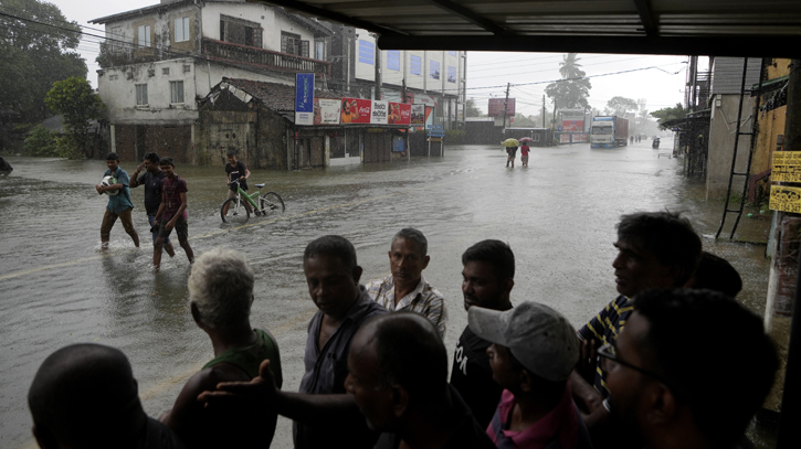 Sri Lanka closes schools as floods hammer the capital