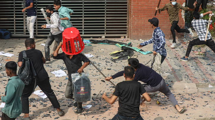 Clashes erupt among Demra students over Sunday’s vandalism