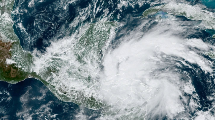 As Philippines picks up from Usagi, a fresh storm bears down