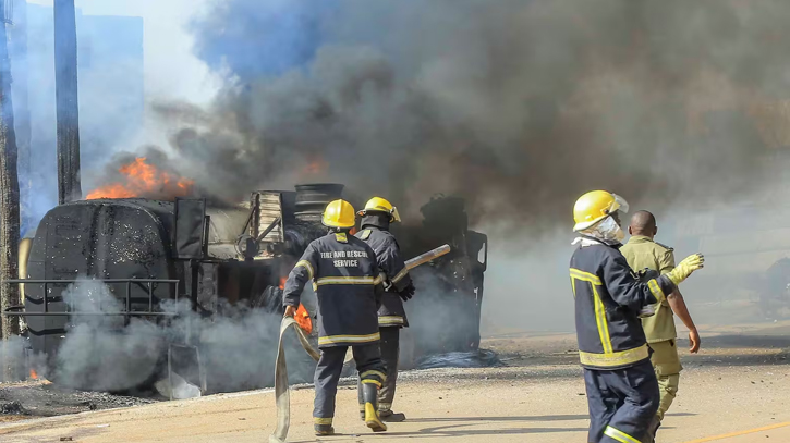 11 killed in Gasoline truck explosion in Uganda